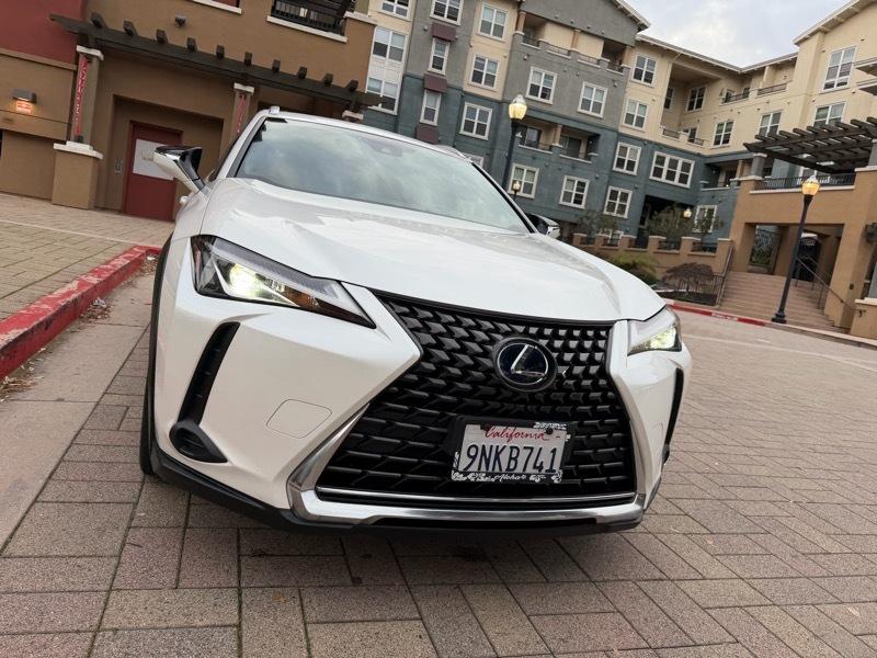 Lexus UX 250h Premium AWD 2019