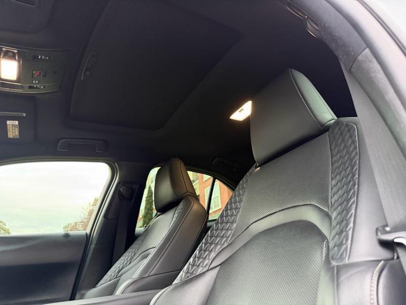 Lexus UX 250h Premium AWD 2019