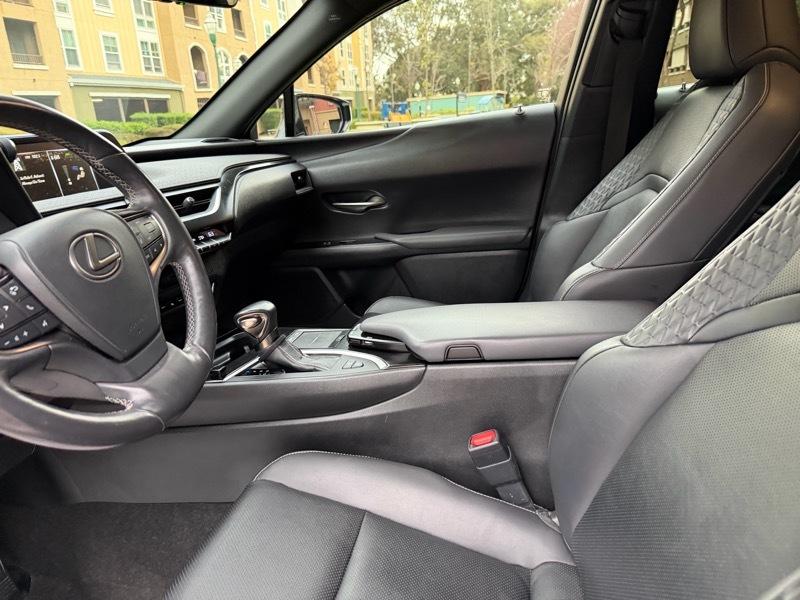 Lexus UX 250h Premium AWD 2019