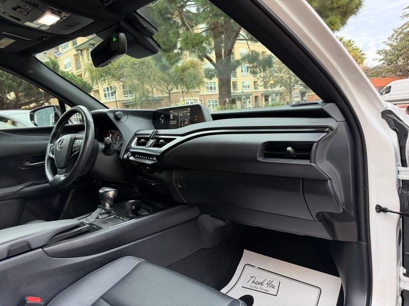 Lexus UX 250h Premium AWD 2019