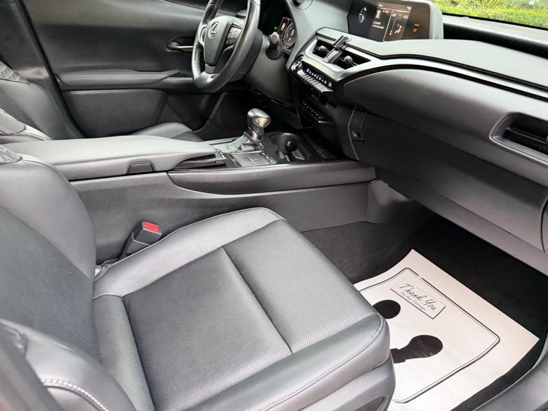 Lexus UX 250h Premium AWD 2019