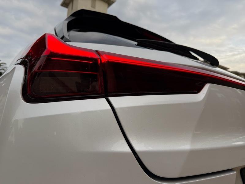 Lexus UX 250h Premium AWD 2019