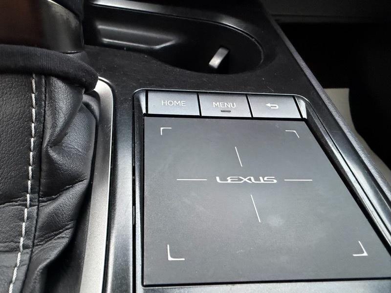 Lexus UX 250h Premium AWD 2019