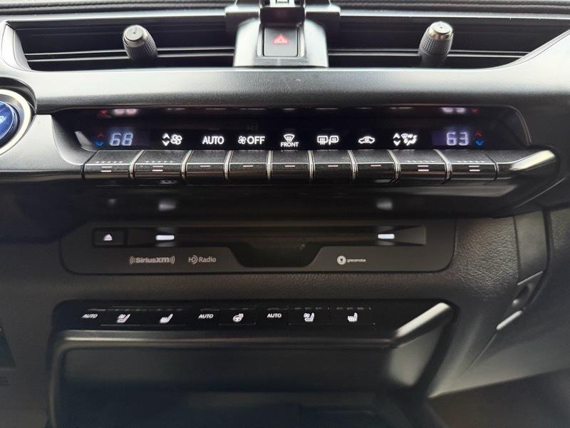 Lexus UX 250h Premium AWD 2019