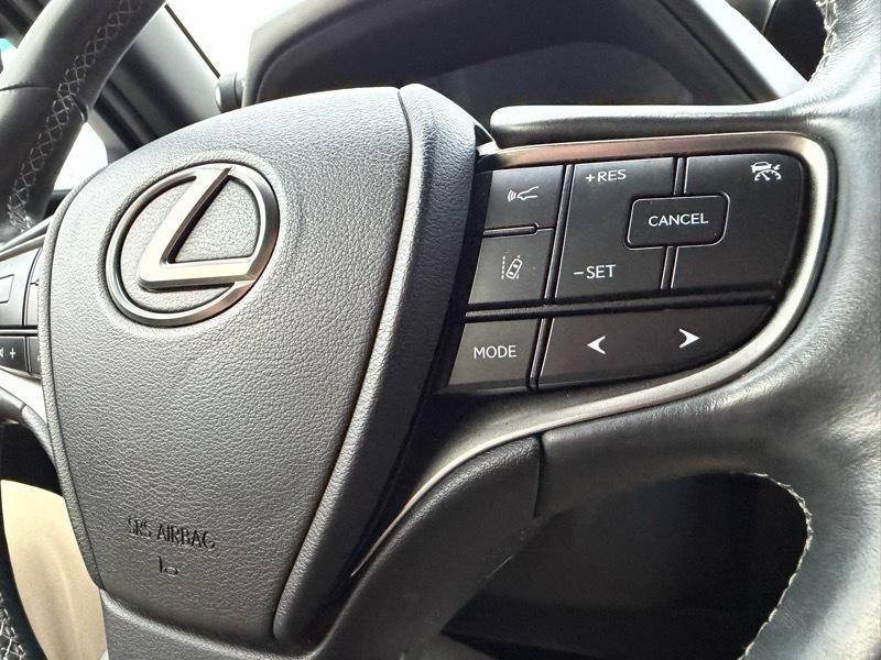 Lexus UX 250h Premium AWD 2019