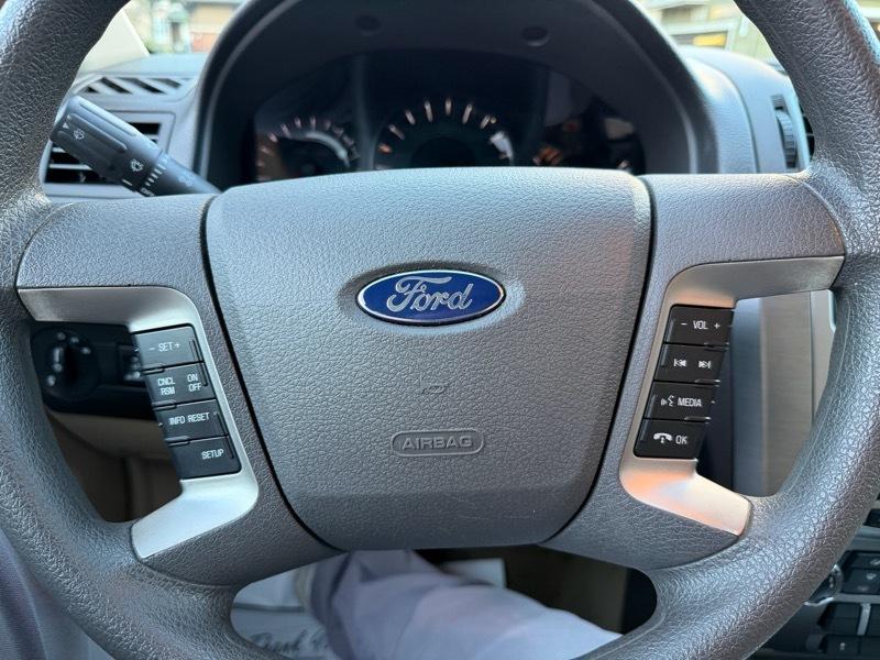 Ford Fusion SE 2010
