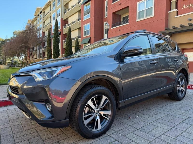 Toyota RAV4 XLE FWD 2018