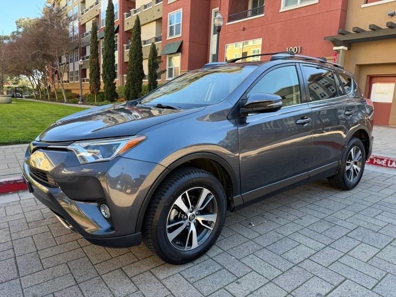 Toyota RAV4 XLE FWD 2018