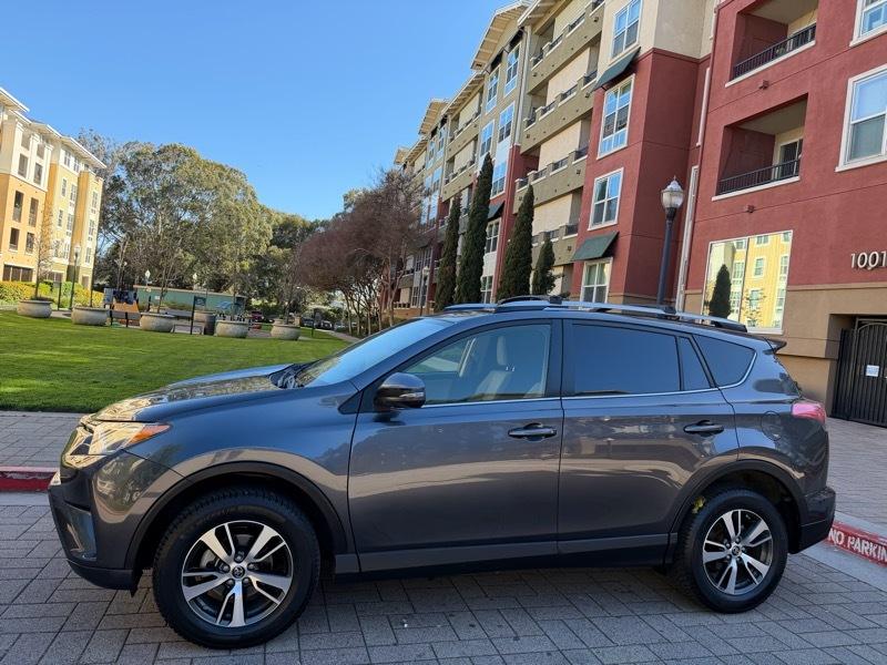 Toyota RAV4 XLE FWD 2018