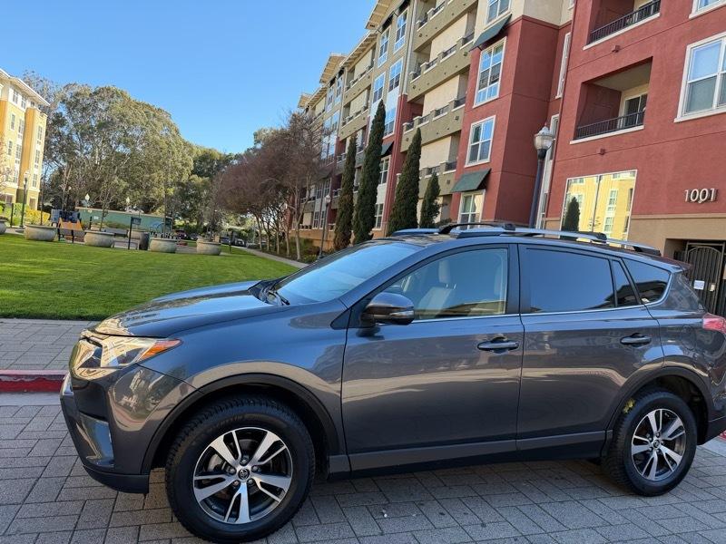 Toyota RAV4 XLE FWD 2018