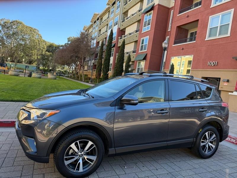 Toyota RAV4 XLE FWD 2018