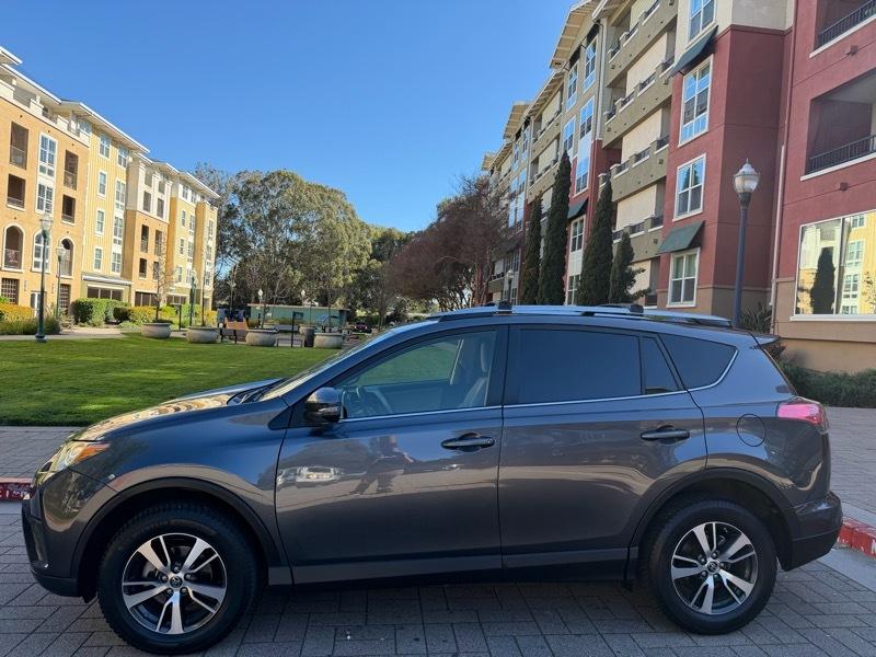 Toyota RAV4 XLE FWD 2018