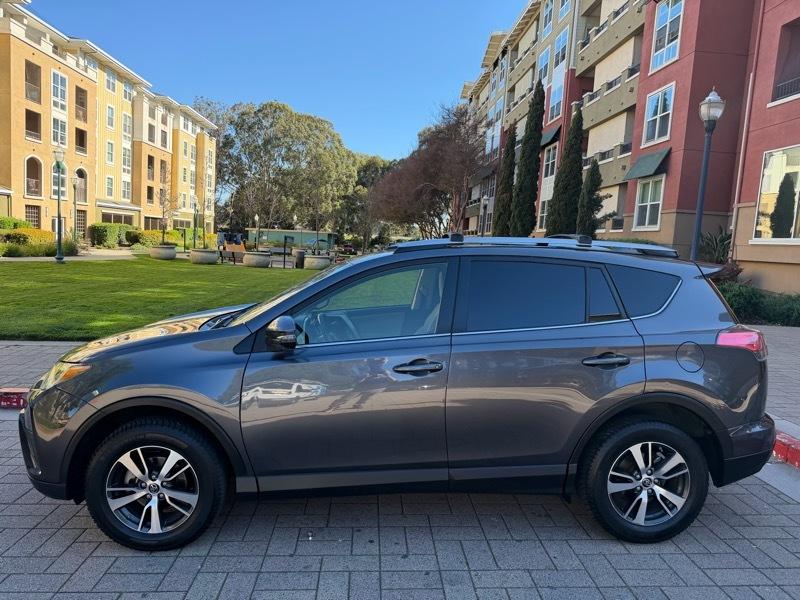 Toyota RAV4 XLE FWD 2018