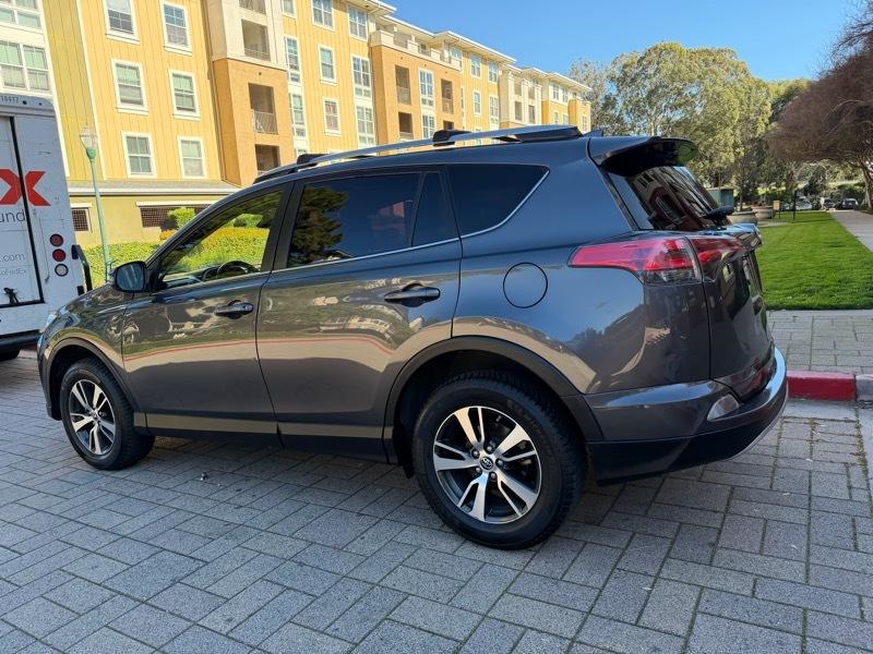 Toyota RAV4 XLE FWD 2018