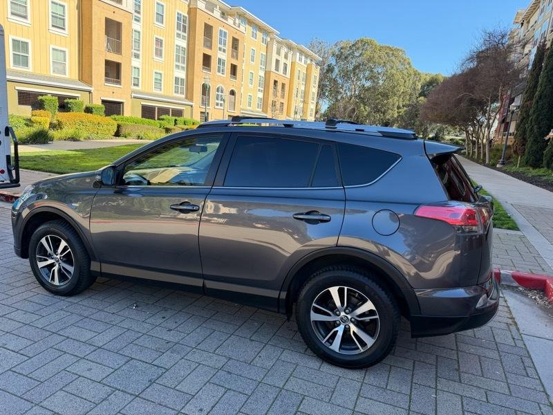 Toyota RAV4 XLE FWD 2018