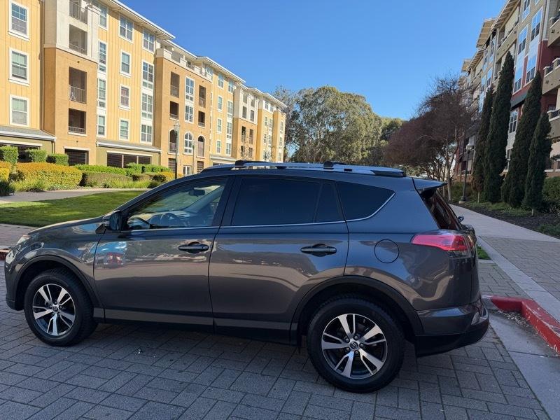 Toyota RAV4 XLE FWD 2018