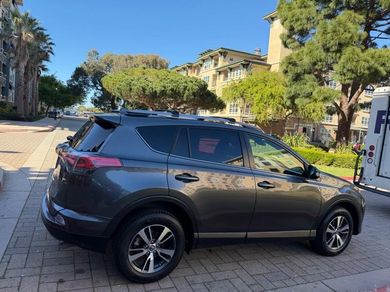 Toyota RAV4 XLE FWD 2018