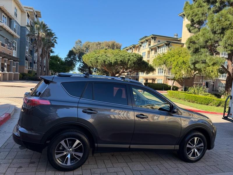 Toyota RAV4 XLE FWD 2018