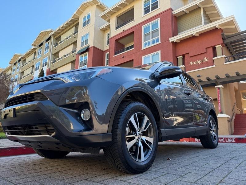 Toyota RAV4 XLE FWD 2018