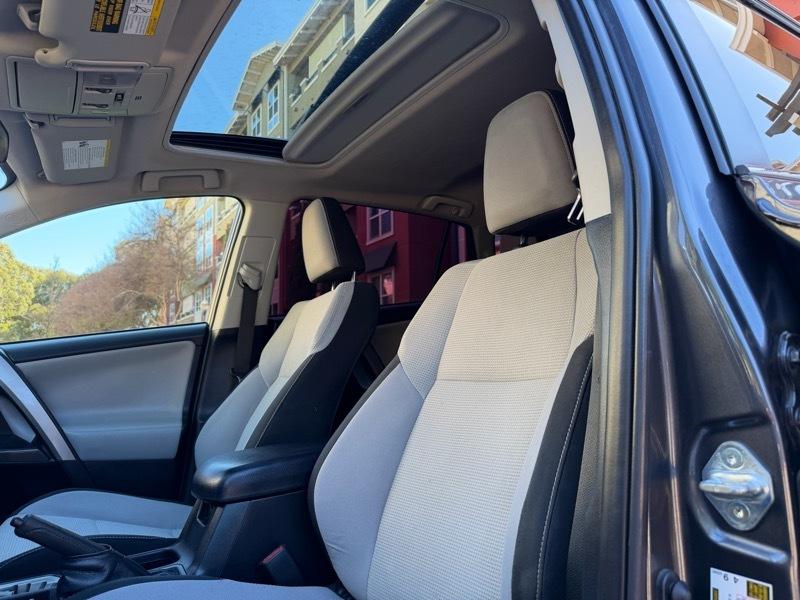 Toyota RAV4 XLE FWD 2018