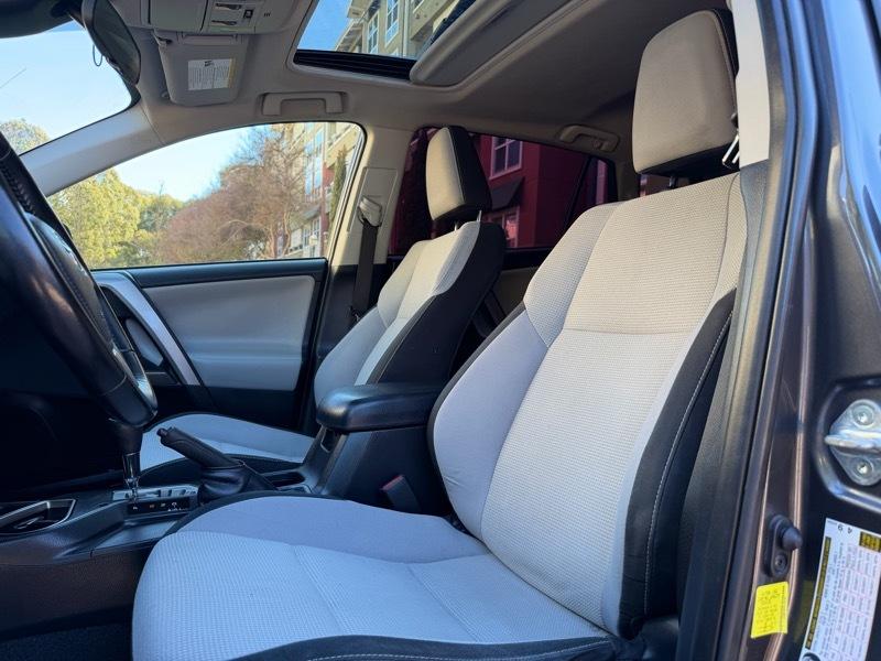 Toyota RAV4 XLE FWD 2018