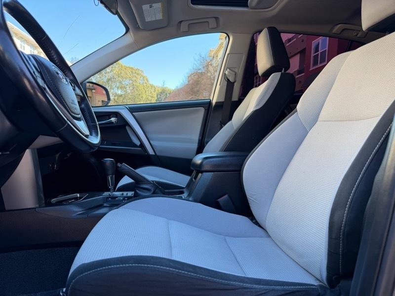 Toyota RAV4 XLE FWD 2018