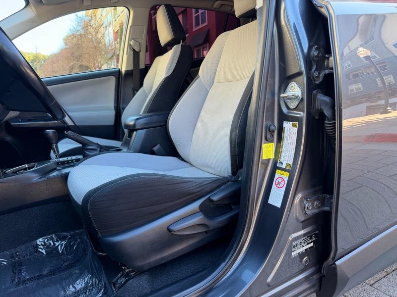 Toyota RAV4 XLE FWD 2018