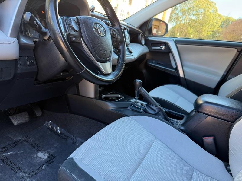 Toyota RAV4 XLE FWD 2018