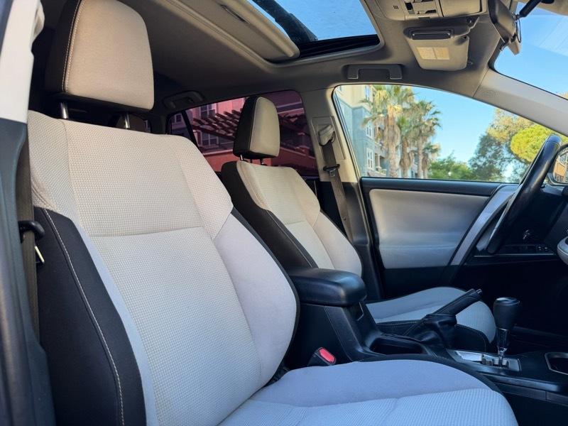 Toyota RAV4 XLE FWD 2018