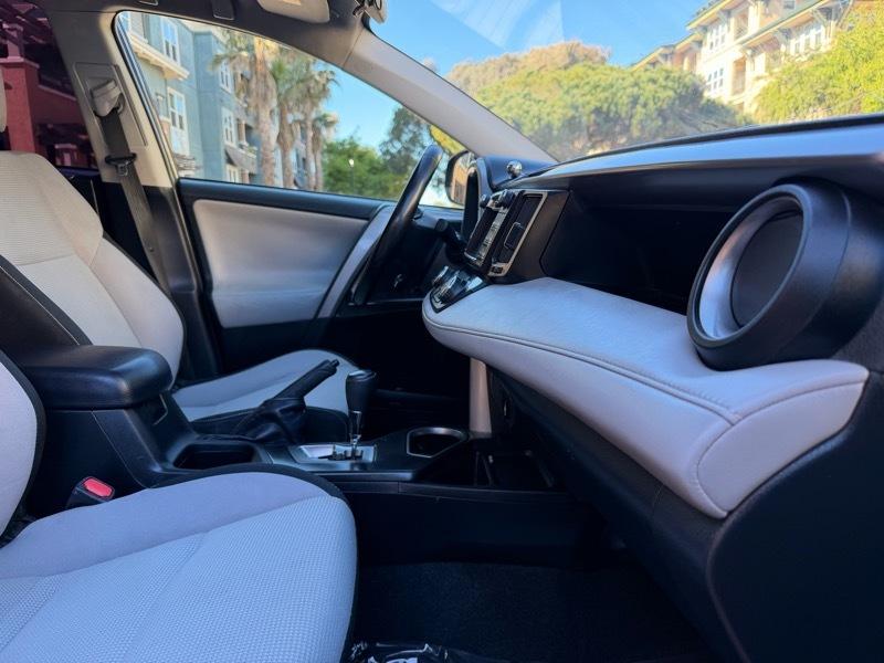 Toyota RAV4 XLE FWD 2018