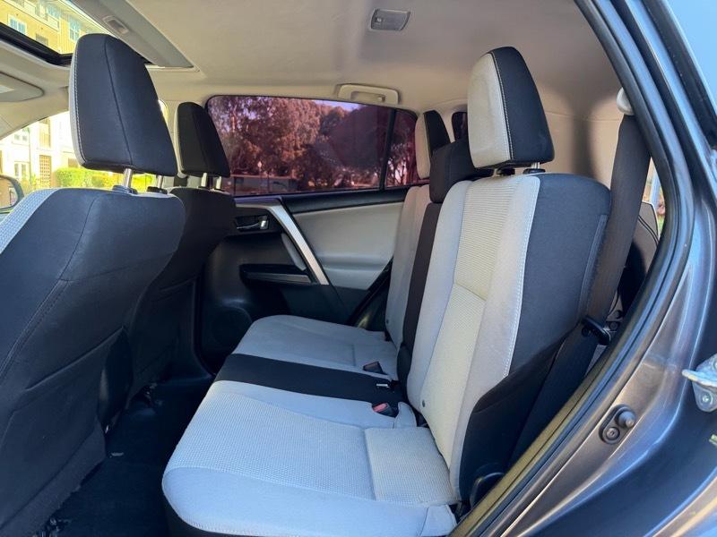 Toyota RAV4 XLE FWD 2018