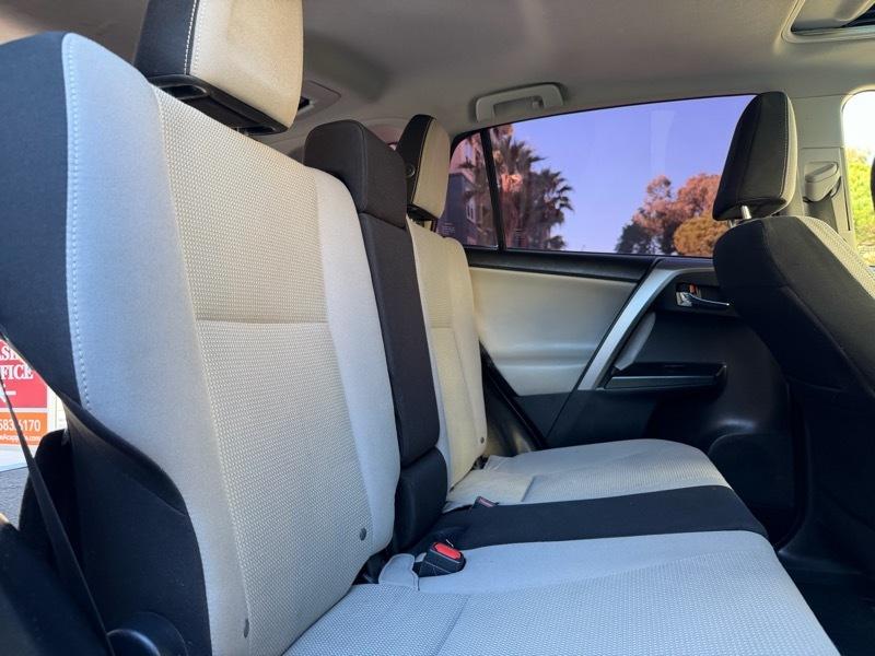 Toyota RAV4 XLE FWD 2018