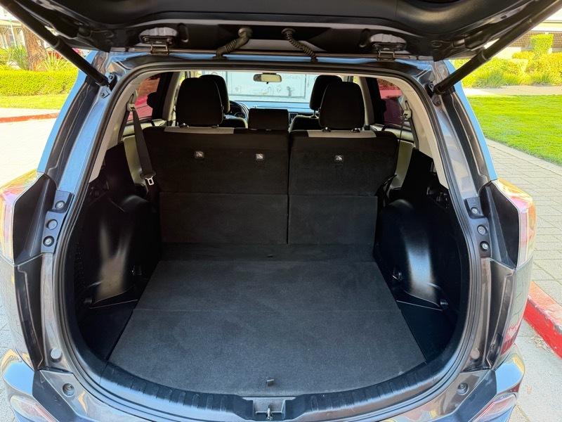 Toyota RAV4 XLE FWD 2018