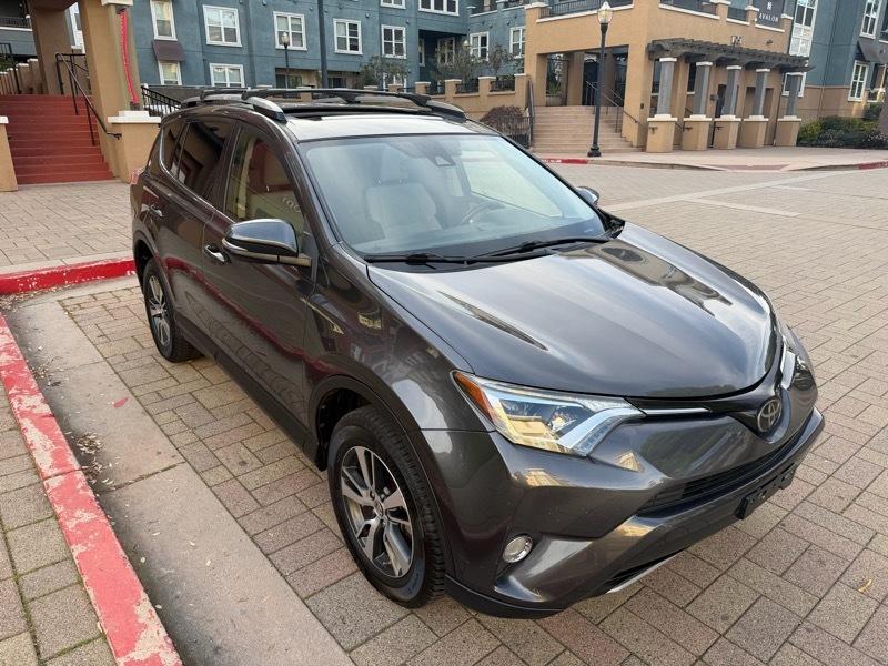 Toyota RAV4 XLE FWD 2018