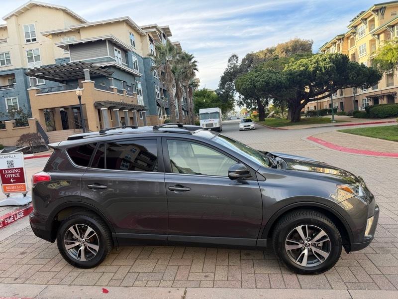 Toyota RAV4 XLE FWD 2018