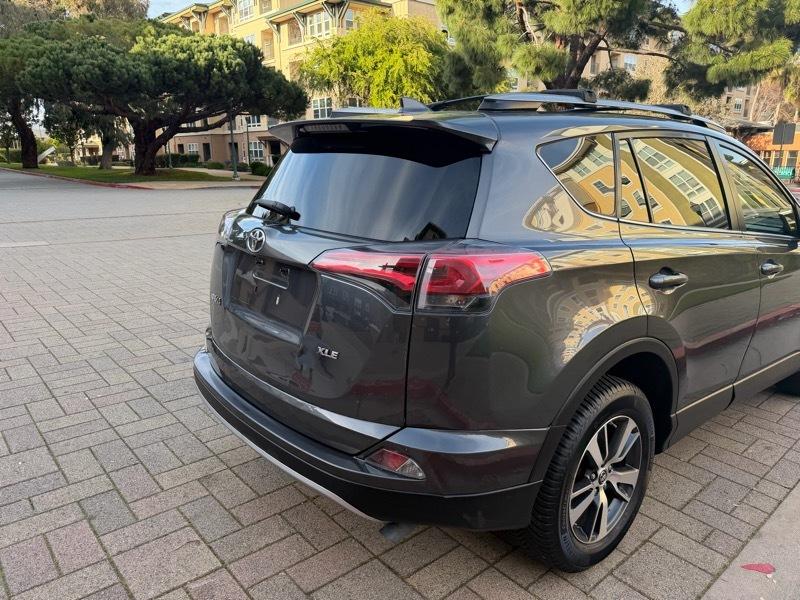 Toyota RAV4 XLE FWD 2018