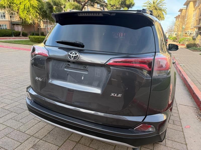 Toyota RAV4 XLE FWD 2018