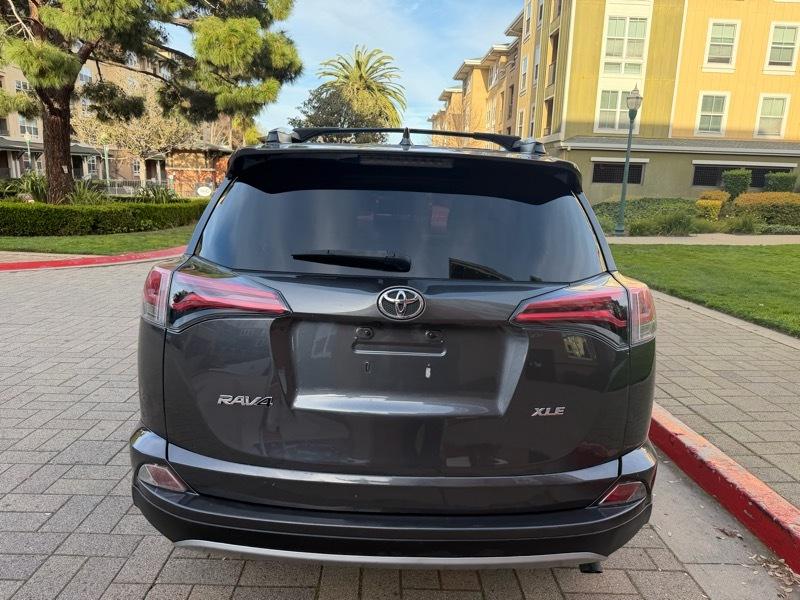 Toyota RAV4 XLE FWD 2018