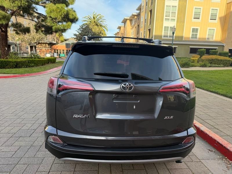 Toyota RAV4 XLE FWD 2018