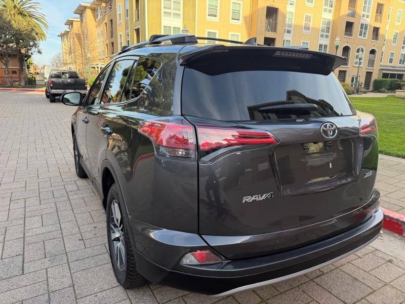 Toyota RAV4 XLE FWD 2018