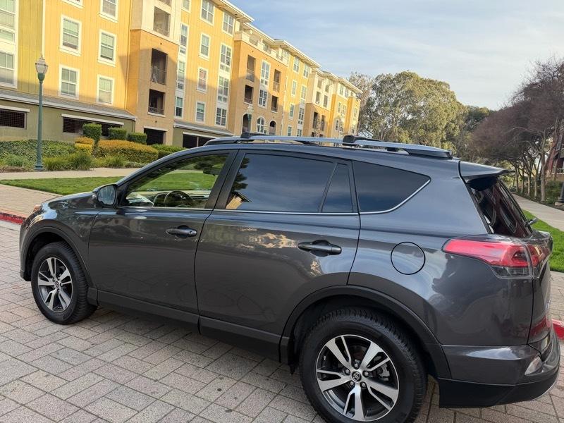 Toyota RAV4 XLE FWD 2018