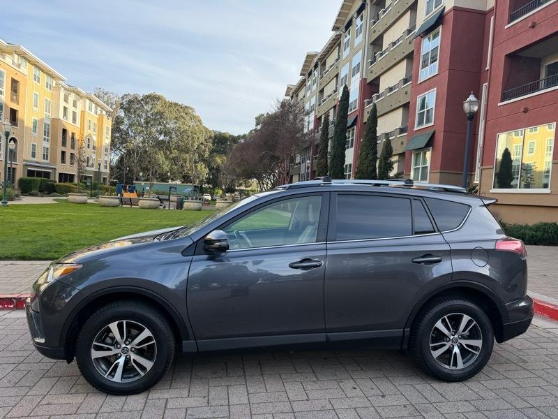 Toyota RAV4 XLE FWD 2018
