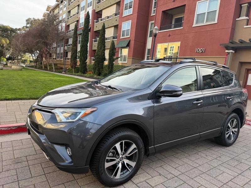 Toyota RAV4 XLE FWD 2018