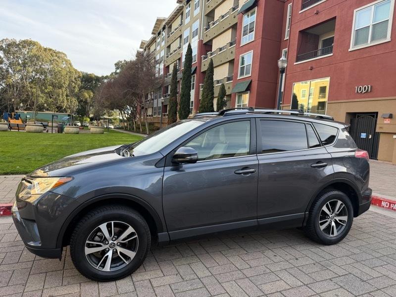 Toyota RAV4 XLE FWD 2018
