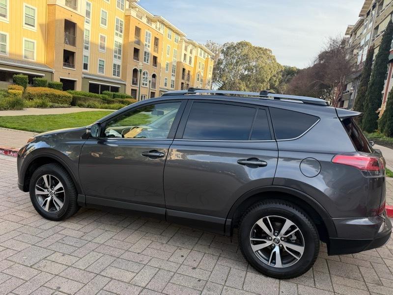 Toyota RAV4 XLE FWD 2018