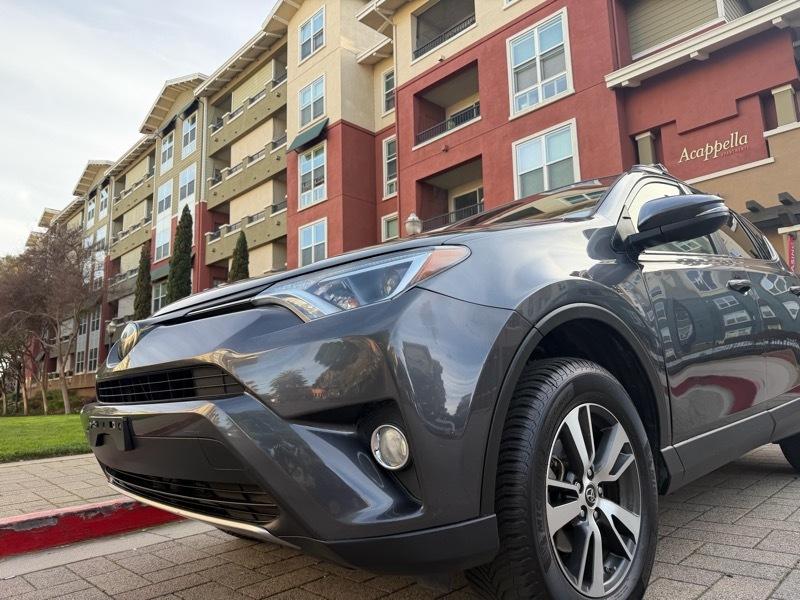Toyota RAV4 XLE FWD 2018