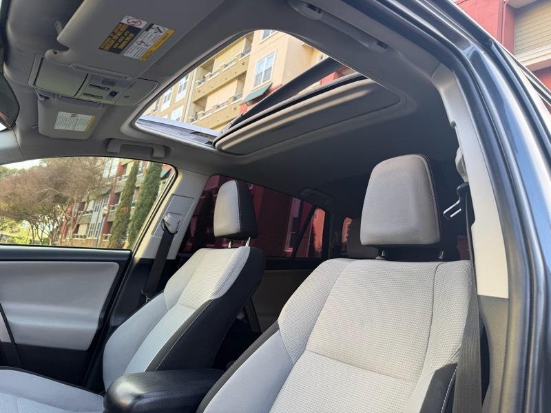 Toyota RAV4 XLE FWD 2018