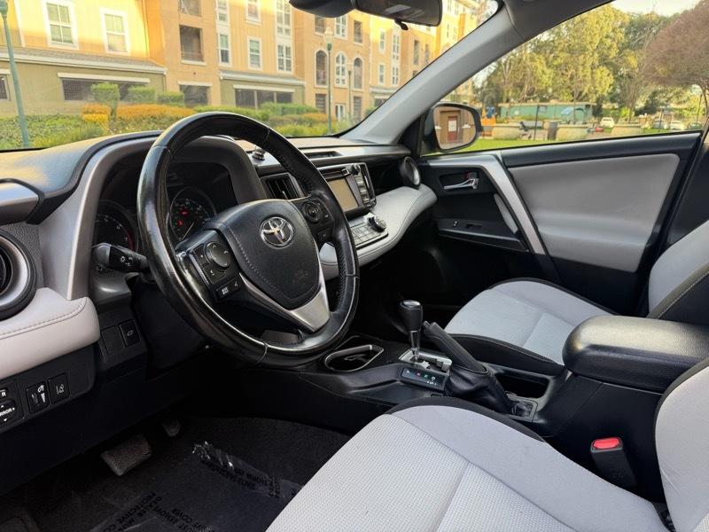 Toyota RAV4 XLE FWD 2018