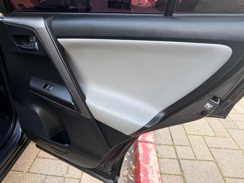 Toyota RAV4 XLE FWD 2018