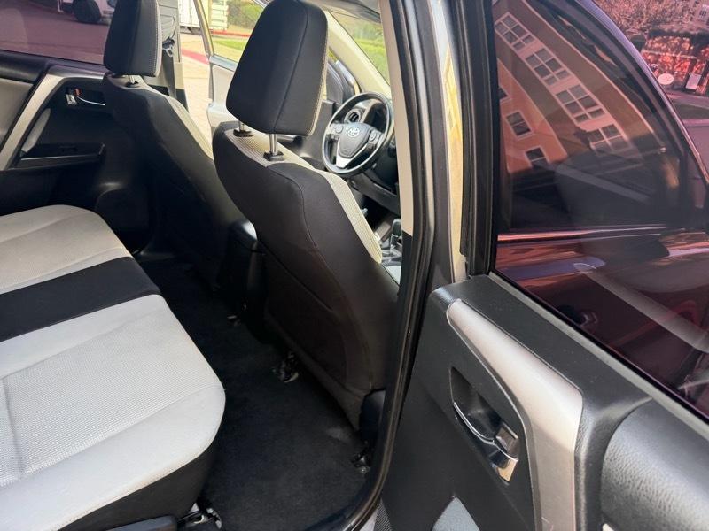 Toyota RAV4 XLE FWD 2018